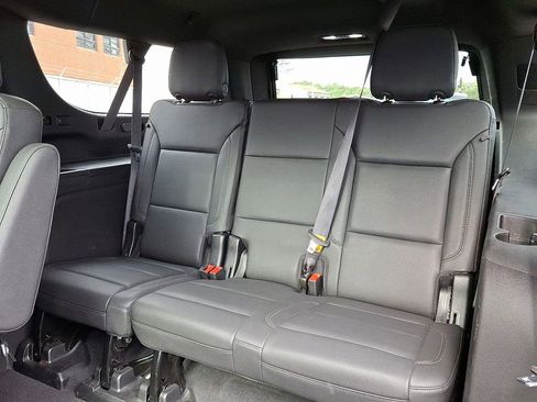 Used 2023 Chevrolet Suburban Z71 w/ Z71 Off-Road Package image 11