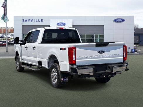 Used 2025 Ford F250 XLT AWD/4WD image 4