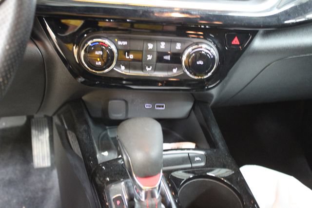 Used 2024 Chevrolet Trax RS w/ Sunroof Package FWD image 20