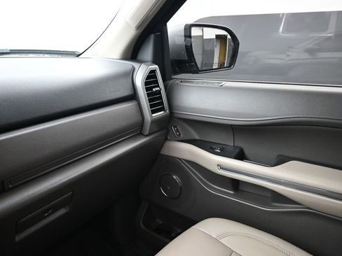 Used 2020 Ford Expedition Max XLT w/ FX4 Off-Road Package image 16
