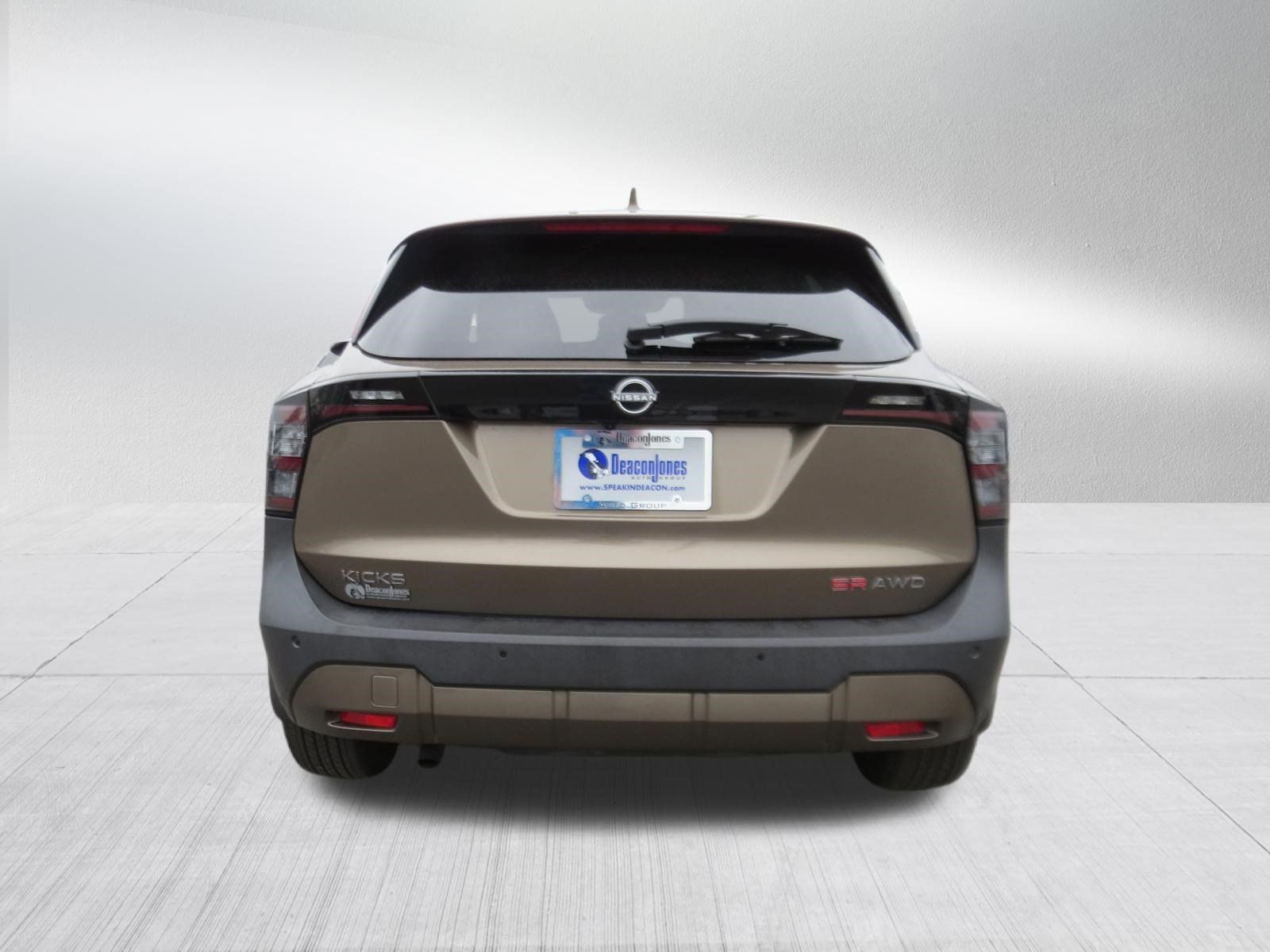 Used 2025 Nissan Kicks SR AWD/4WD image 7