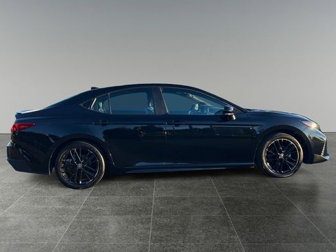 Used 2025 Toyota Camry SE image 8