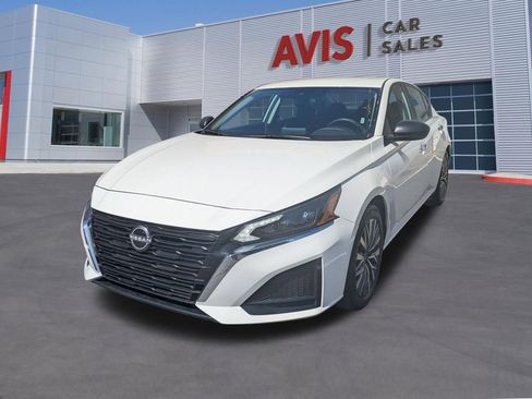 Used 2025 Nissan Altima 2.5 SV image 1