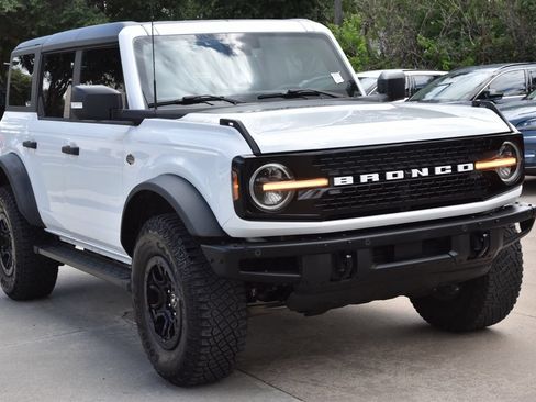 Certified 2024 Ford Bronco Wildtrak AWD/4WD image 4