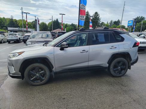 Used 2019 Toyota RAV4 XSE w/ Carpet Mat Package AWD/4WD image 9