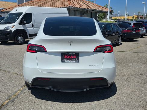 Used 2021 Tesla Model Y Long Range AWD/4WD image 7