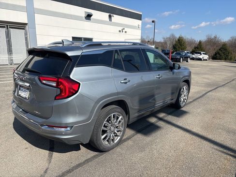 Used 2024 GMC Terrain Denali image 7