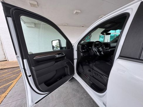 Used 2025 Chevrolet Silverado 2500 LT AWD/4WD image 11