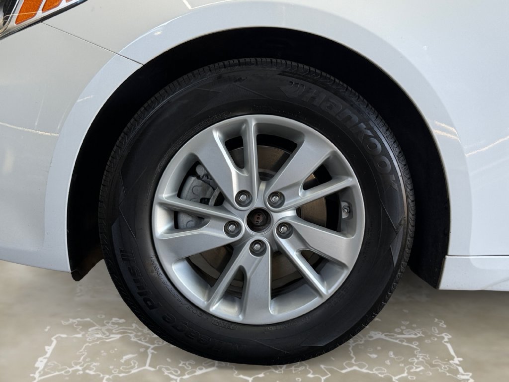 Used 2018 Kia Optima LX FWD image 14