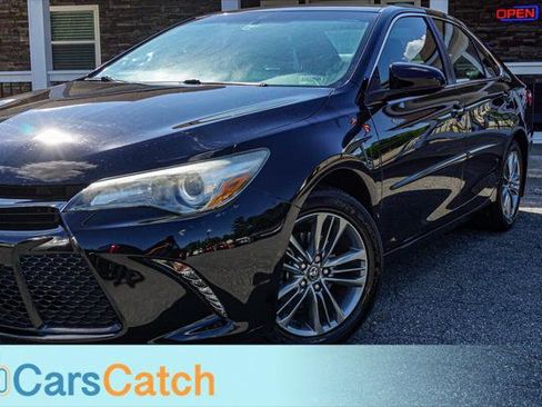 Used 2016 Toyota Camry SE image 6