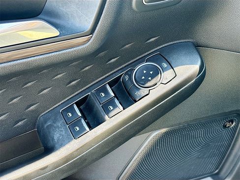 Used 2020 Ford Escape Titanium image 18