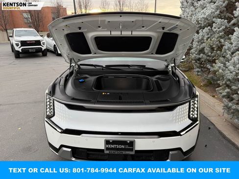 Used 2024 Kia EV9 Land image 46