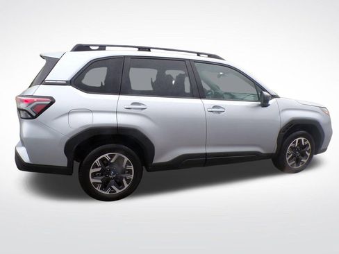 Used 2026 Subaru Forester Premium AWD/4WD image 8