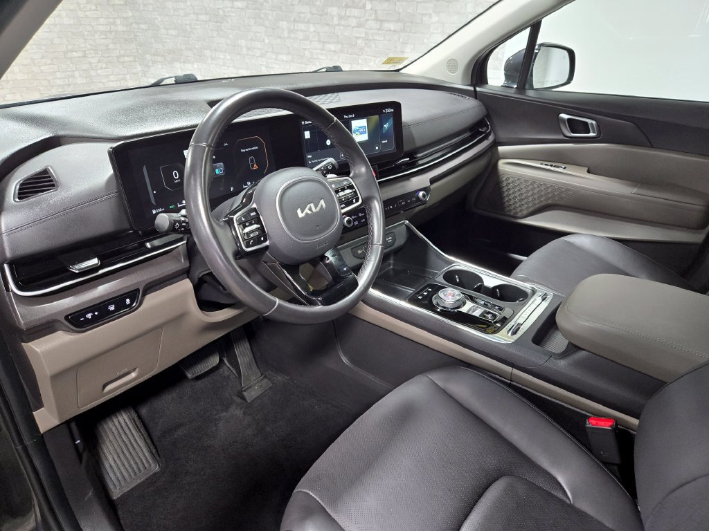 Used 2025 Kia Carnival SX FWD image 13
