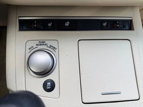 Used 2013 Lexus ES 350 w/ Premium Pkg image 16