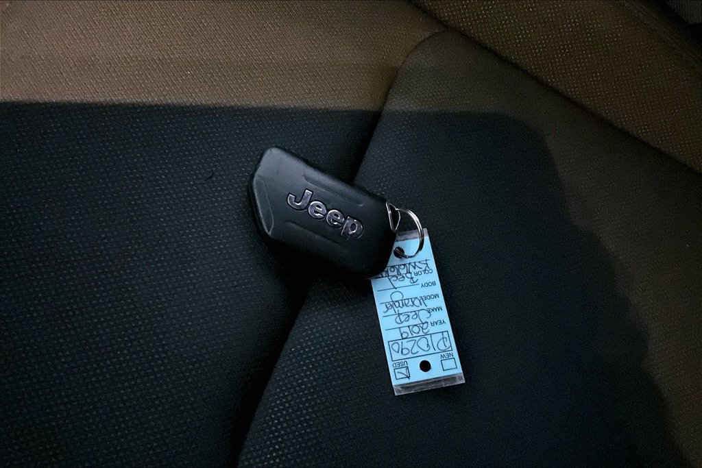 Used 2019 Jeep Wrangler Unlimited Sport AWD/4WD image 33