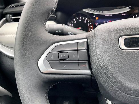 Used 2025 Jeep Compass Limited AWD/4WD image 18