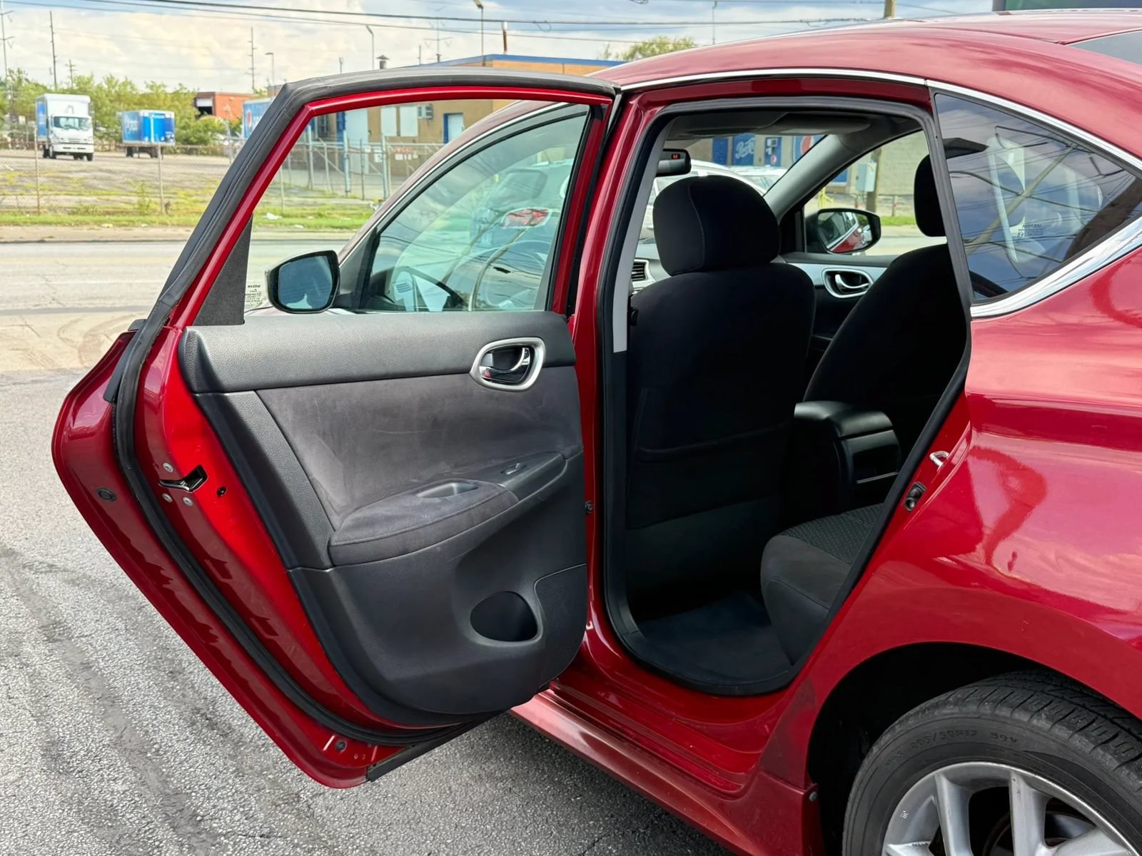 Used 2013 Nissan Sentra SR w/ Premium Pkg FWD image 24