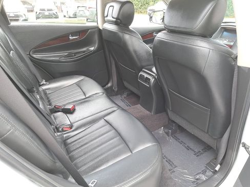 Used 2016 INFINITI QX50 2WD w/ Deluxe Touring Package image 11