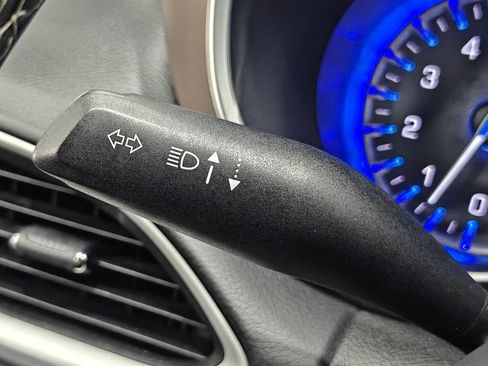 Used 2023 Chrysler Voyager LX FWD image 52