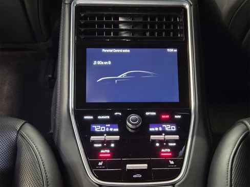 Certified 2020 Porsche Panamera GTS image 12