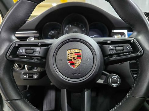 Used 2024 Porsche Macan image 26