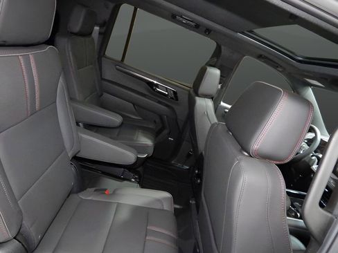 Used 2026 Chevrolet Suburban RST w/ Comfort Package AWD/4WD image 12