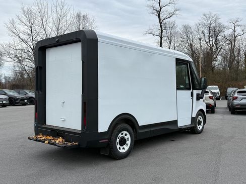 New 2025 Chevrolet Brightdrop 400 w/ Battery Pack, Max Range image 6