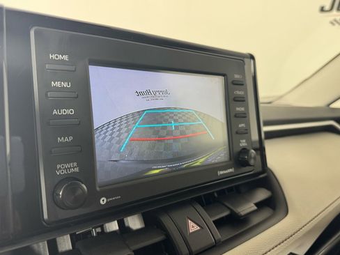 Used 2022 Toyota RAV4 XLE w/ Convenience Package image 23
