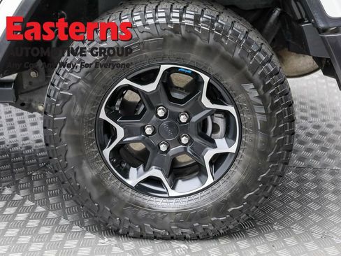 Used 2022 Jeep Wrangler Unlimited Rubicon 4xe w/ Cold Weather Group AWD/4WD image 8