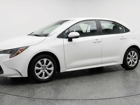 Used 2025 Toyota Corolla LE FWD image 3