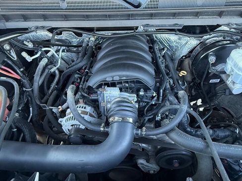 Used 2018 Chevrolet Silverado 1500 Custom w/ Custom Value Package image 12