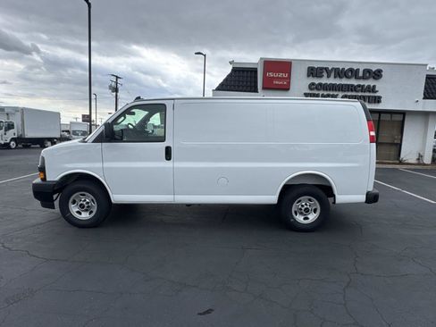 New 2025 GMC Savana 2500 w/ Driver Convenience Package RWD image 8