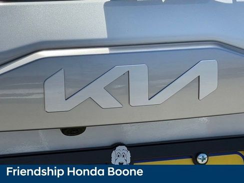 Used 2022 Kia Seltos LX AWD/4WD image 11