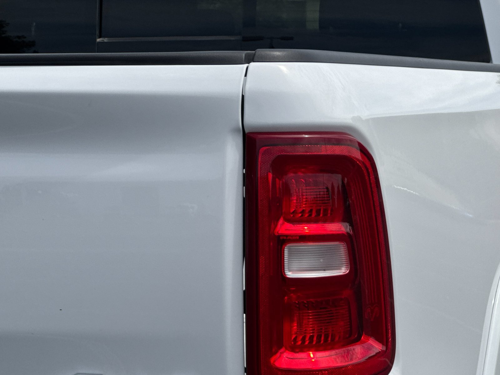 Used 2025 RAM 1500 Laramie AWD/4WD image 38