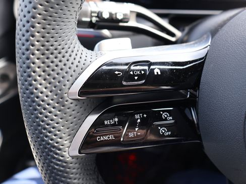 Certified 2025 Mercedes-Benz GLC 300 GLC 300W4 image 33