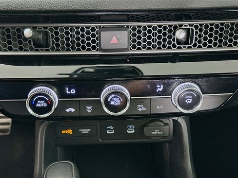 Used 2025 Honda Civic Sport image 22