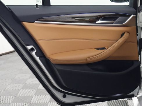 Used 2023 BMW 530e xDrive w/ M Sport Package image 13