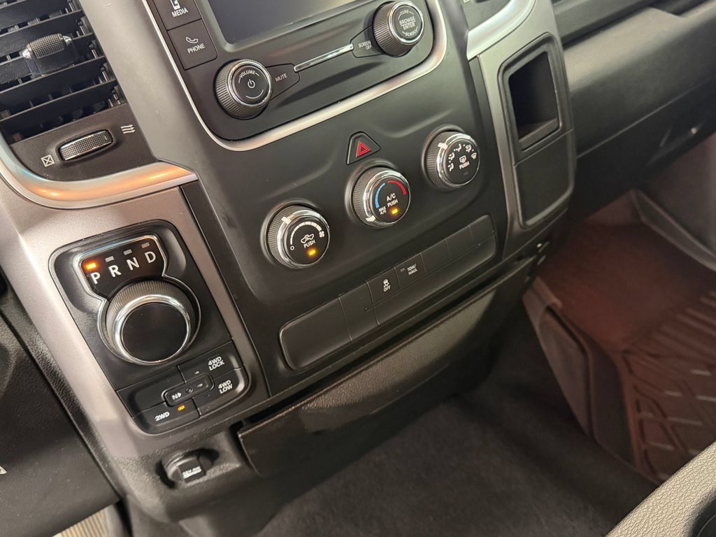 Used 2021 RAM 1500 Classic SLT AWD/4WD image 15