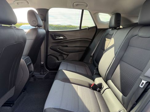 Used 2025 Chevrolet Trax LT image 23