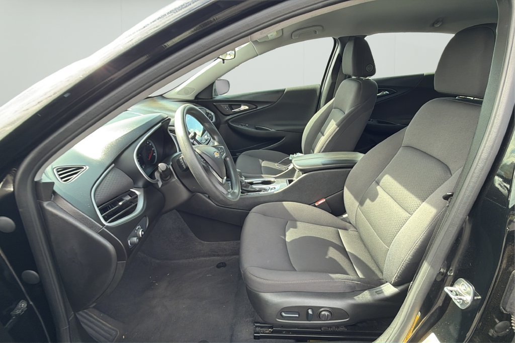 Used 2024 Chevrolet Malibu LT FWD image 18