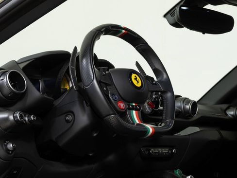 Used 2018 Ferrari 812 Superfast RWD image 5