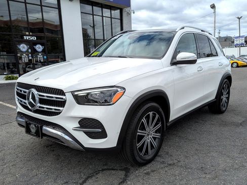 Used 2024 Mercedes-Benz GLE 450 GLE 450 4MATIC SUV image 2