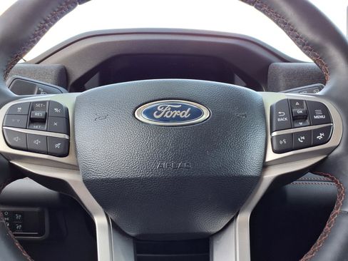 Used 2025 Ford Explorer Active w/ Active Comfort Package image 15