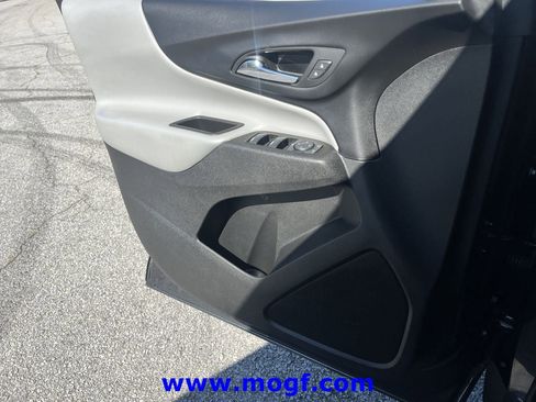 Used 2023 Chevrolet Equinox LT w/ LPO, Floor Liner Package FWD image 18