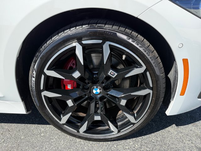 Certified 2026 BMW 330i xDrive Sedan w/ M Sport Package AWD/4WD image 24