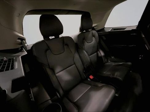 Certified 2023 Volvo XC90 B6 Ultimate w/ Protection Package Premier image 31