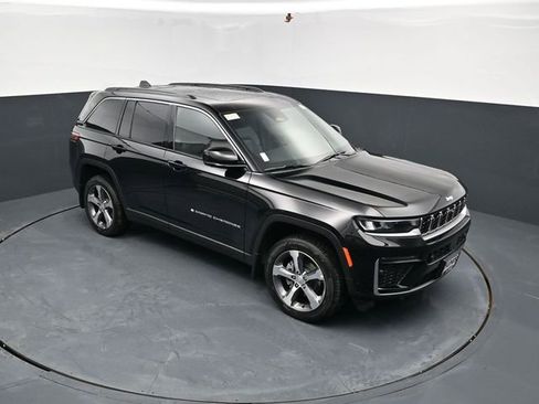 New 2026 Jeep Grand Cherokee Limited AWD/4WD image 46