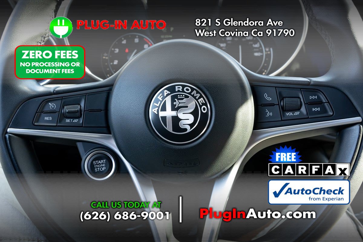 Used 2019 Alfa Romeo Giulia w/ Quick Order Package 22K Sport RWD image 22
