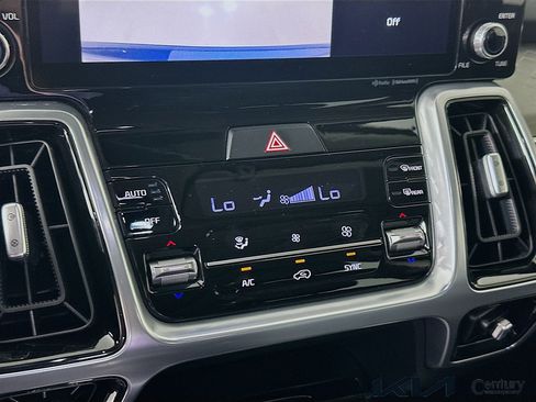 Certified 2023 Kia Sorento SX AWD/4WD image 16